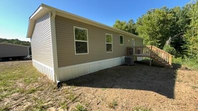 Photo 3 of 10 of home located at 133 Brass Lane Caryville, TN 37714
