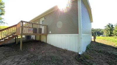 Photo 4 of 10 of home located at 133 Brass Lane Caryville, TN 37714