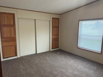 Photo 4 of 6 of home located at 28427 Beechwood Flat Rock, MI 48134