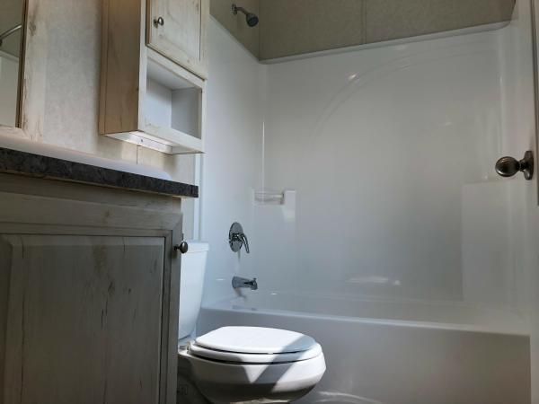2021 Clayton 96PLH16663b Mobile Home