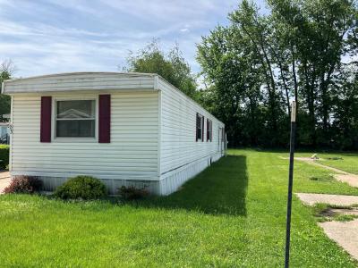 Photo 2 of 3 of home located at 83 Loraine Drive Galesburg, IL 61401