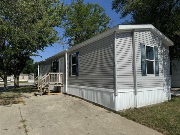 Photo 1 of 2 of home located at 2220 Dunkelburg Rd Lot#401 Fort Wayne, IN 46819