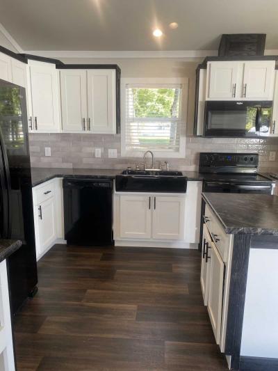 Photo 5 of 8 of home located at 200 Byrd Dr Site #26 Owens Cross Roads, AL 35763