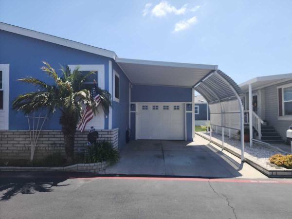 2005  Mobile Home For Sale