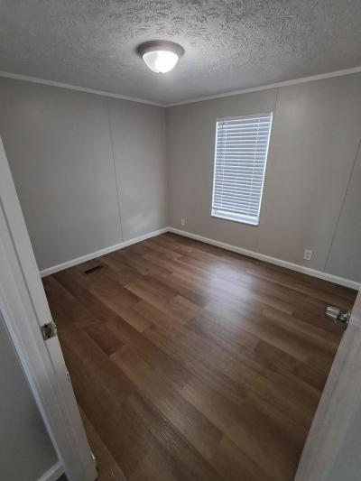 Mobile Home at 4608 West Persimmon Court Lot 4608Wpc Peoria, IL 61604