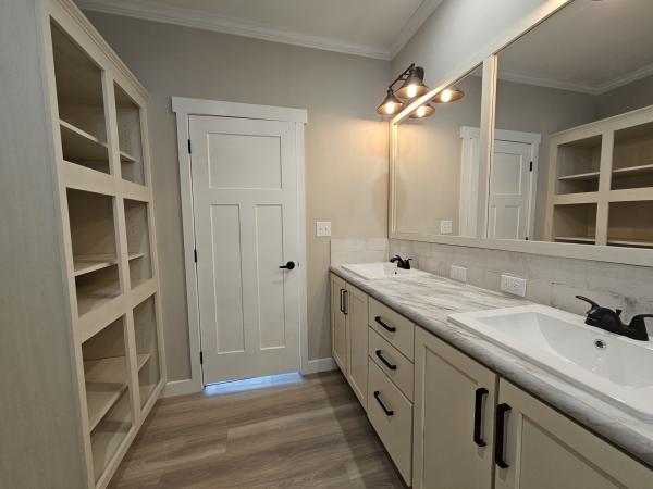 2023 Palm Harbor Homes 340LS28522J Mobile Home