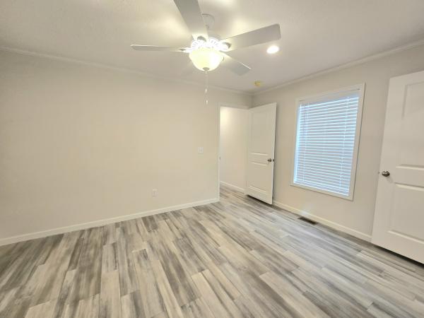 2025 Clayton 56GEM16522A Mobile Home