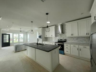 Photo 3 of 12 of home located at 409 Bimini Avenue Venice, FL 34285