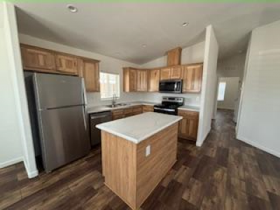 Photo 4 of 7 of home located at 10960 N 67th Avenue #182 Glendale, AZ 85304