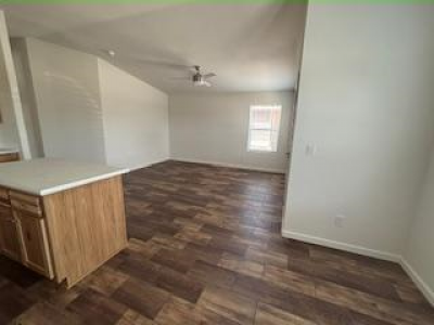 Photo 5 of 7 of home located at 10960 N 67th Avenue #182 Glendale, AZ 85304