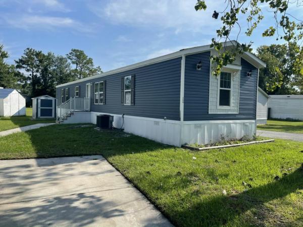 2022 Clayton Community Line 101 The Jessamine 7616 Manufactured Home