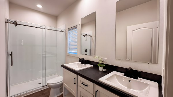 2023 Clayton HIP-2452-3A  Home