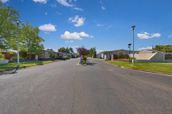 2025 Creekside Manor 3522D Manufactured Home