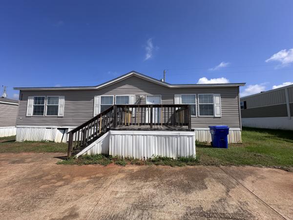 2006  Mobile Home For Sale