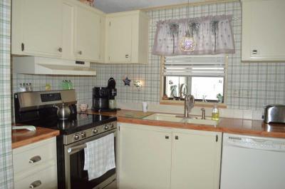 Photo 4 of 8 of home located at 805 Jacaranda Circle Venice, FL 34285