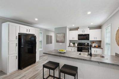 Redman Homes Paramount 1668H22259 Mobile Home Floor Plan