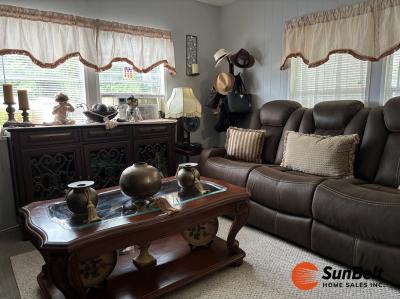 Photo 4 of 19 of home located at 2464 Hempstead Lane Orange City, FL 32763