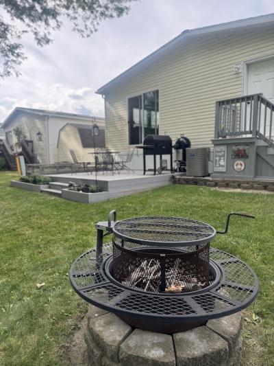 Mobile Home at 255271 Frontier Circle Flat Rock, MI 48134
