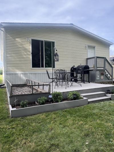 Photo 3 of 23 of home located at 255271 Frontier Circle Flat Rock, MI 48134