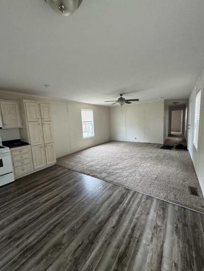 Photo 3 of 17 of home located at 697 Machette Dr Rochester Hills, MI 48307