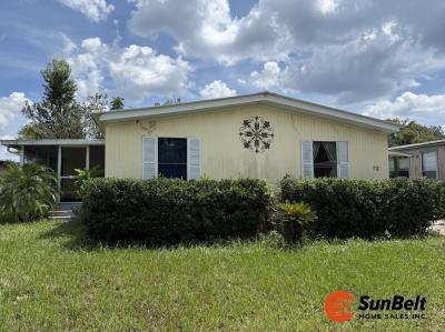 Photo 3 of 32 of home located at 12 Kristine Drive Sorrento, FL 32776