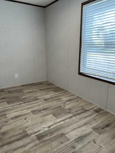 Photo 6 of 6 of home located at 4497 West 200 North Lot 71 Huntington, IN 46750