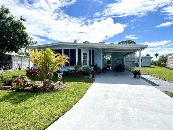 Photo 1 of 2 of home located at 672 Harbor Circle Ellenton, FL 34222