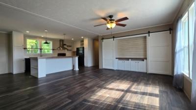 Photo 4 of 15 of home located at 201 Primrose St Russell Springs, KY 42642