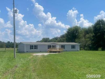 Mobile Home at 442 Isom Bradley Rd Scottsville, KY 42164