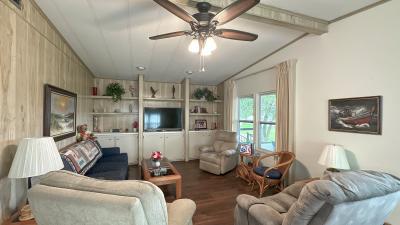 Photo 5 of 18 of home located at 129 Willow Way Lady Lake, FL 32159