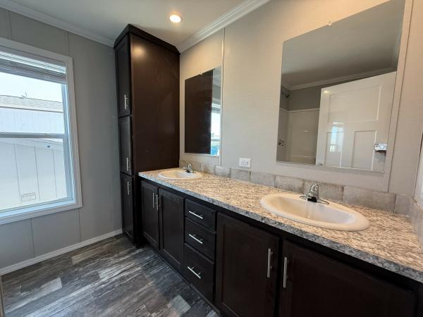 2025 Skyline LH2 Custom HUD Mobile Home