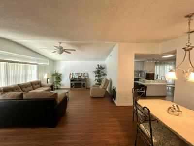 Photo 5 of 20 of home located at 1405 82nd Avenue, Site #217 Vero Beach, FL 32966