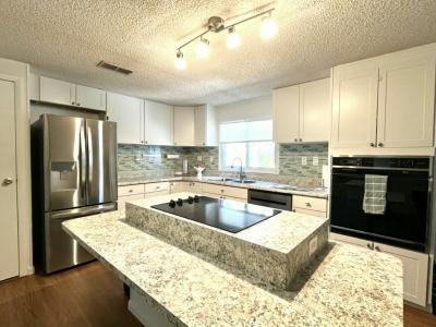 Photo 4 of 20 of home located at 1405 82nd Avenue, Site #217 Vero Beach, FL 32966