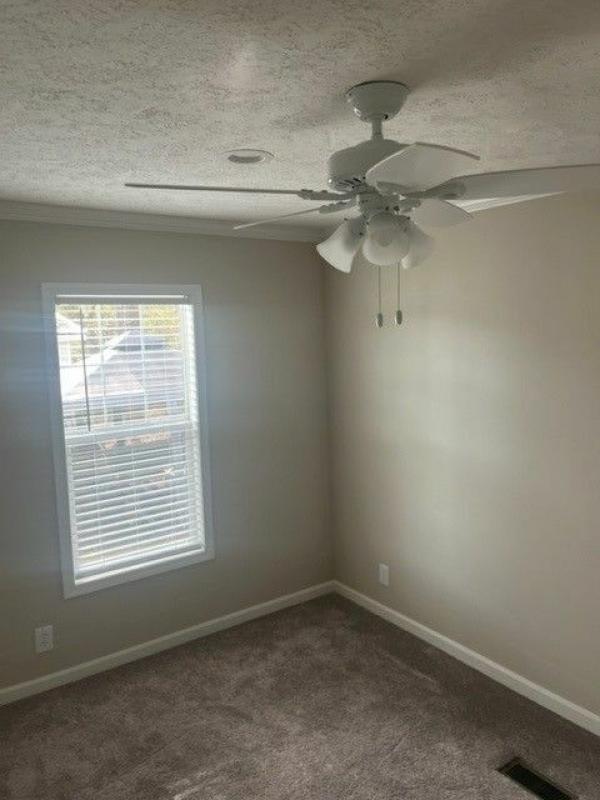 2022 Clayton Homes Inc Community Series Mobile Home