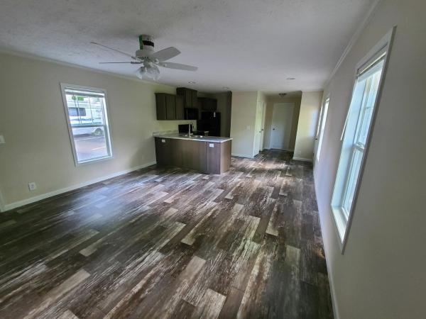 2021 Clayton Homes Inc Community Series Mobile Home