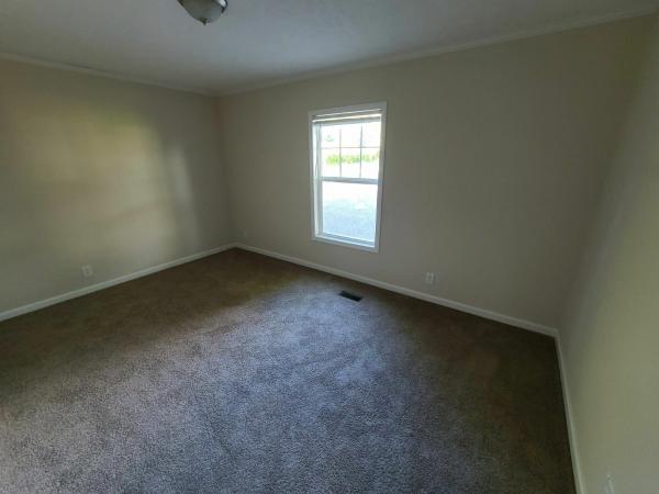 2021 Clayton Homes Inc Community Series Mobile Home