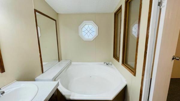 2017 American Homestar Corp Oak Creek Mobile Home