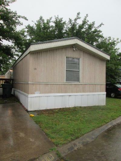 Mobile Home at 420 W Lawson Rd, Lot #9 Lot 4009 Dallas, TX 75253