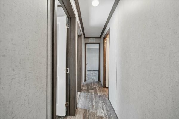 2025 EAGLE RIVER 58 LC-52G351  Home