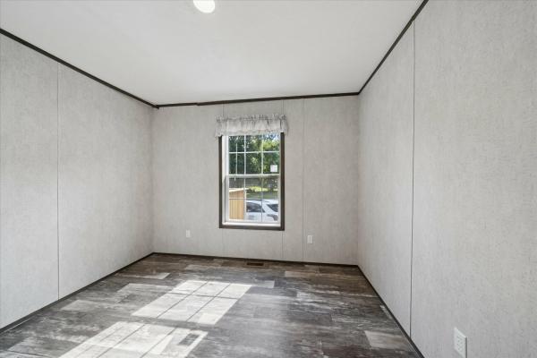 2025 EAGLE RIVER 58 LC-52G351  Home