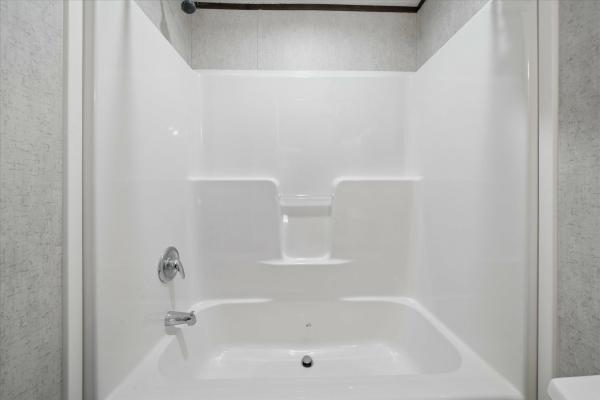 2025 EAGLE RIVER 58 LC-52G351  Home