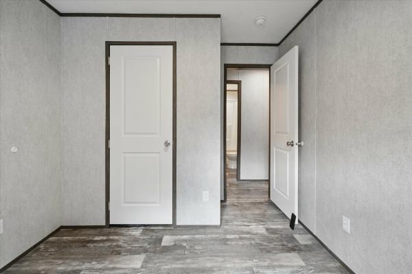 2025 EAGLE RIVER 58 LC-52G351  Home