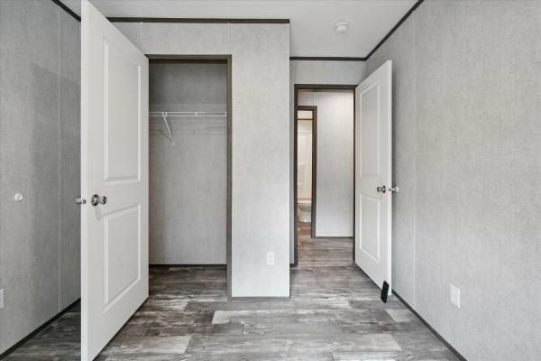 2025 EAGLE RIVER 58 LC-52G351  Home