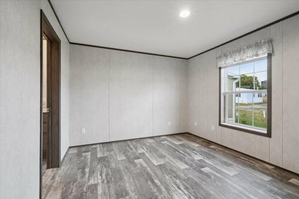 2025 EAGLE RIVER 58 LC-52G351  Home