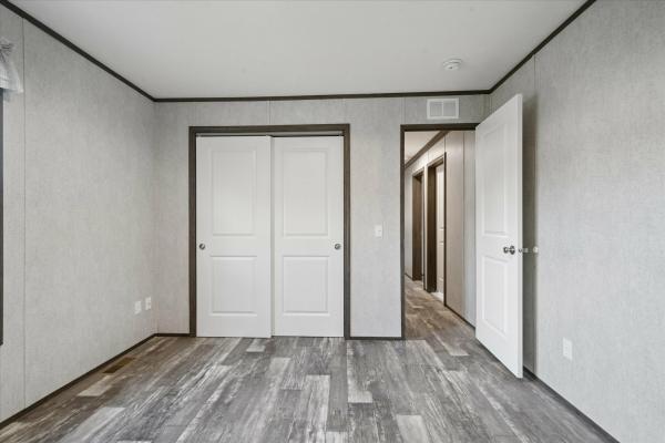 2025 EAGLE RIVER 58 LC-52G351  Home