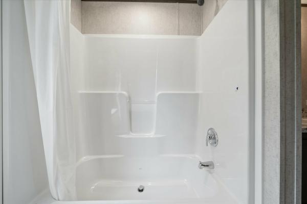 2025 EAGLE RIVER 58 LC-52G351  Home