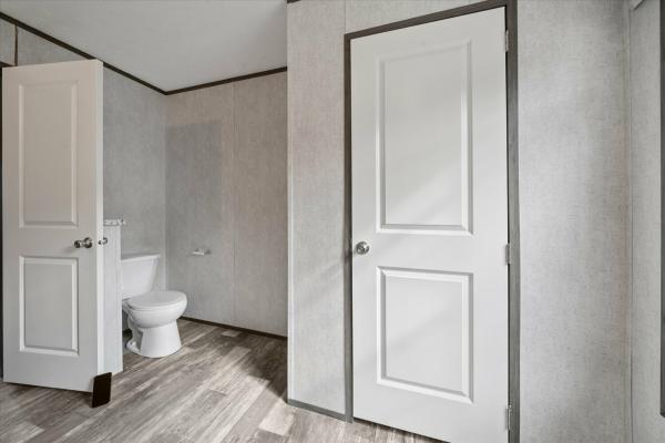 2025 EAGLE RIVER 58 LC-52G351  Home