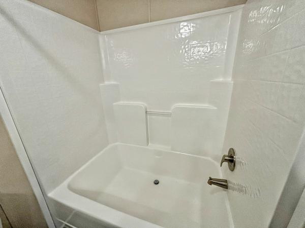 2018 Clayton Homes Inc Yes Mobile Home