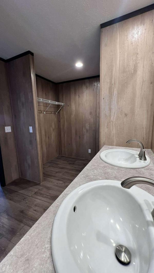 2022 Clayton Homes Inc Miyo Mobile Home