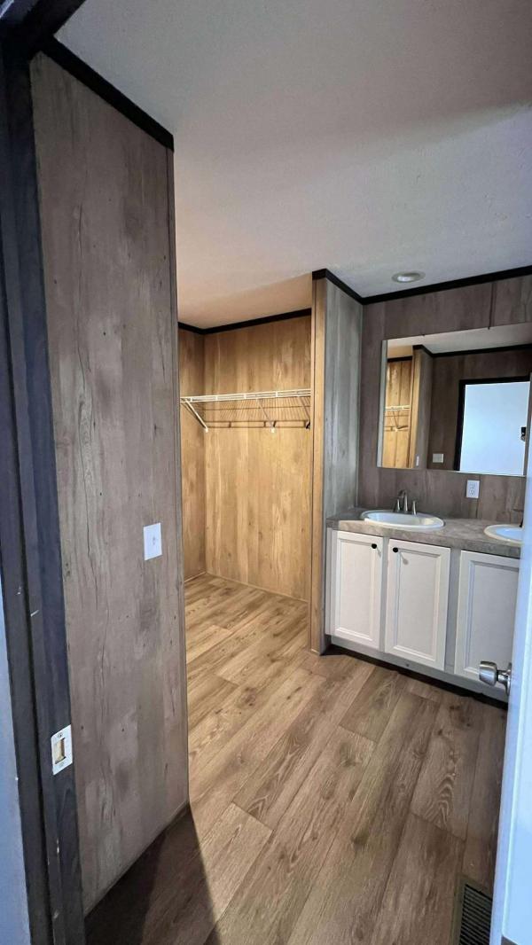 2022 Clayton Homes Inc Miyo Mobile Home
